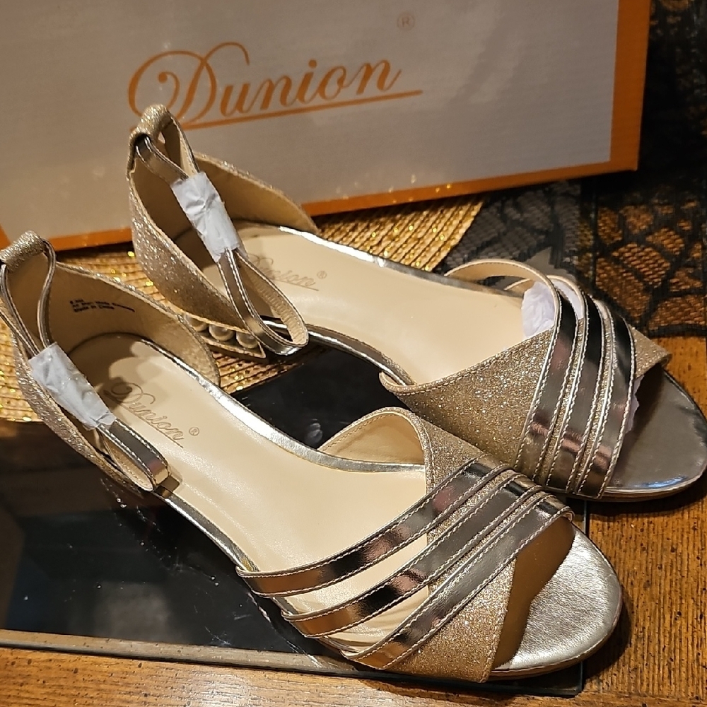 Gold Glitter Heels with Pearl Accent - Picture 6 of 9